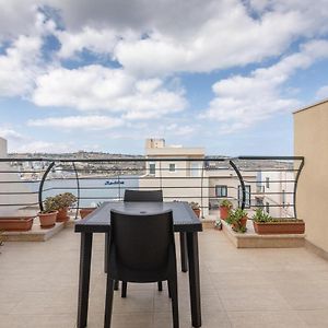 Sea View Apartment In St Paul'S Bay San Pawl il-Baħar Exterior photo