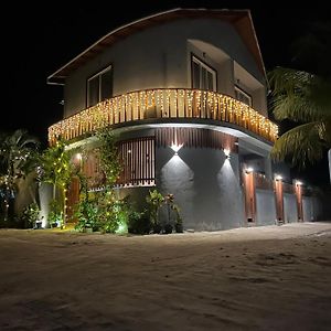 Hotel Finolhu Dhigurah à Dhigurah  Exterior photo