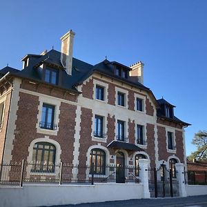 Bed and Breakfast Domaine du lion rouge à Coucy-le-Château-Auffrique Exterior photo