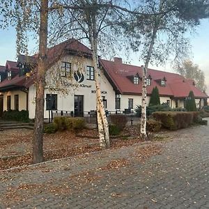 Hotel Dobry Klimat à Uniejów Exterior photo