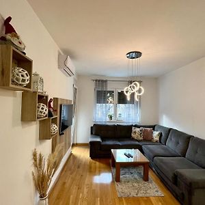 Appartement Apartman Lux Doboj 2 Exterior photo