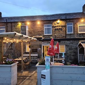 Hotel Croppers Arms à Huddersfield Exterior photo