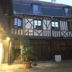 Hotel Le Vieux Relais à Cosne-Cours-Sur-Loire Exterior photo