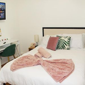 Appartement Tropical Glam Getaway. Easy Access To Nyc And 5 Min From Newark Airport Exterior photo