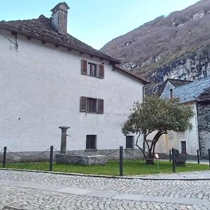 Appartement Armonia Edificio Storico Del 1563. à Cevio Exterior photo