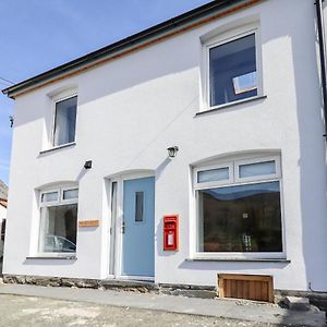 Villa Yr Hen Bost à Machynlleth Exterior photo