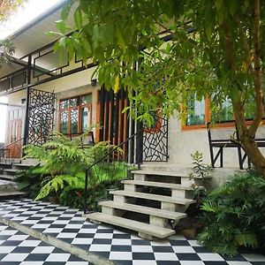 Villa Pea เฒ่า เฝ้า Suan à Lampang Exterior photo