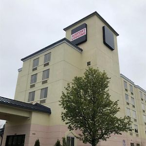 Hotel Airport Lodging Pittsburgh Airport à Coraopolis Exterior photo