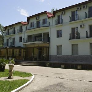 Imeri Park Hotel Koutaïssi Exterior photo