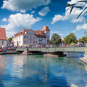 Hotel Am Alten Strom Rostock Exterior photo