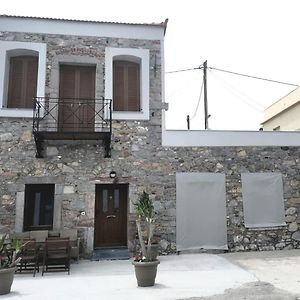 Villa Two-Storey House In Kardamyla à Mármaron Exterior photo