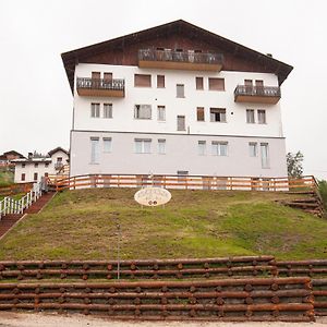 Hotel Alle Arce à Domegge di Cadore Exterior photo