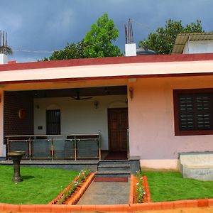 Appartement Vishaal Estate And Farm House à Mangalore Exterior photo