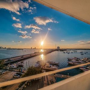 Bayfront Apartment Breathtaking Views- One Bedroom W Balcony- Living Room -Free Parking Miami Beach Exterior photo