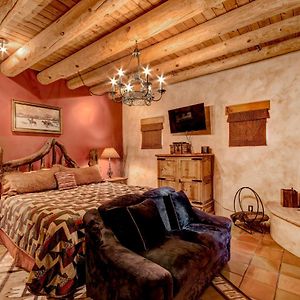 Cowboy Villa, 2 Bedrooms, Sleeps 4, Pool Access, Views, Fireplace Santa Fé Exterior photo