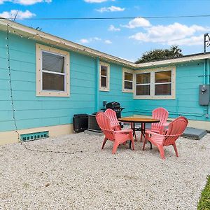 Villa Quaint Gulfport Beach Bungalow à St. Petersburg Exterior photo