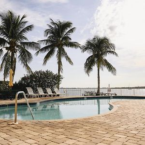 Dolphin Bay In Boca Ciega Resort - 2Br, Pool, Bay View St. Petersburg Exterior photo