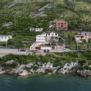 Hotel Lakefront House à Široka Exterior photo