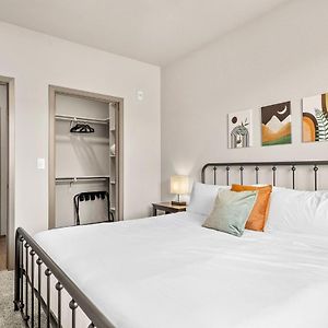 Two Modern Westgate Cozysuites By Stadium W Pool Glendale Exterior photo