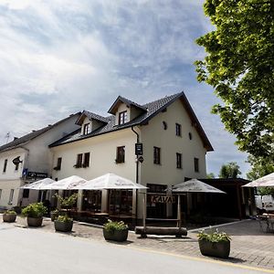 Hotel Pr'Finzgar à Brezje Exterior photo