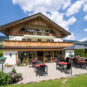 Hotel Haus Tirol à Brixen im Thale Exterior photo