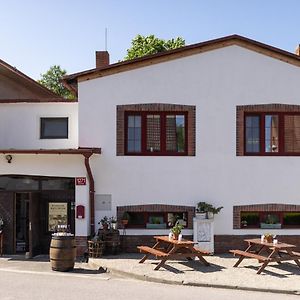 Villa Penzion A Vinarstvi Naturvini à Miroslav  Exterior photo