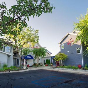 The Blue Heron Inn La Porte Exterior photo