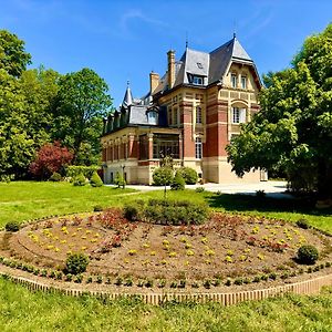 Bed and breakfast Château de Moliens Exterior photo