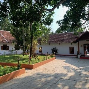 Hotel Abaamtharavadu à Māla Exterior photo