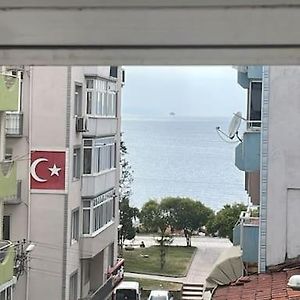 Appartement Cadde Ustu, Deniz Manzarali Ferah Bir Daire à Gemlik Exterior photo