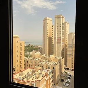 Appartement A Journey Of Luxury Seaview Living. à Koweït Exterior photo