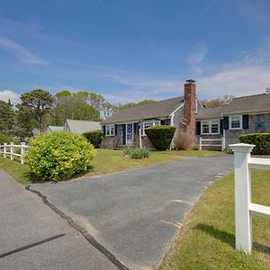 Villa Cape Cod Escape With Yard, 1 Mi To Beach à West Dennis Exterior photo