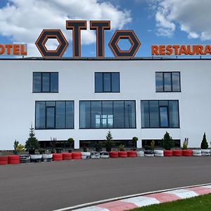 Otto Hotel-Restaurant Veresneve Exterior photo