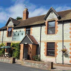 Hotel The Walnut Tree à Yeovil Exterior photo