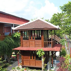 Hotel Georium Dunia à Prambanan Exterior photo