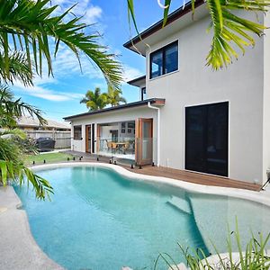 Appartement Stylish Beach Side Gem - Pool, Beach Zg7 à Kawana Waters Exterior photo