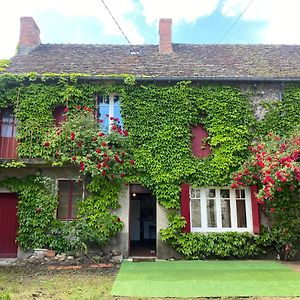 Villa CHARMANTE MAISON DE CAMPAGNE DU 17ème siècle à Lilette à Buxeuil  Exterior photo