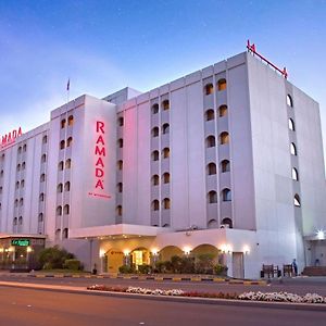 Hotel Ramada By Wyndham Bahrain à Manama Exterior photo