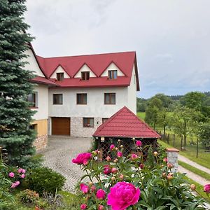 Hotel Pokoje U Jasia I Malgosi à Skawa Exterior photo