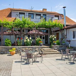 Hotel Penzion Janota Perná Exterior photo