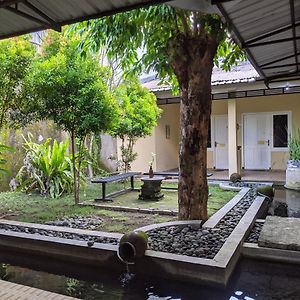 Hotel Pojok Pas à Yogyakarta Exterior photo