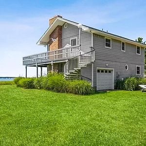 Villa Watersedge Retreat à Southold Exterior photo