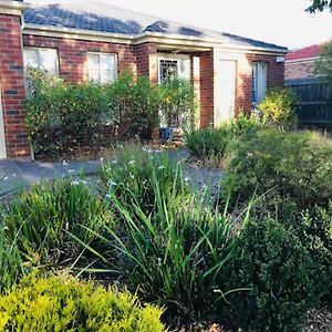 Villa Walk To Train Station, Cosy House +Treadmill … à Point Cook Exterior photo