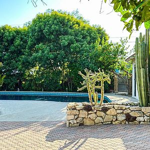 Charming 1 Bedroom Poolside Retreat - Lou2-Bur Burbank Exterior photo