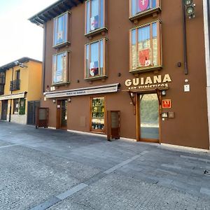 Apartamentos Turisticos Guiana Ponferrada Exterior photo