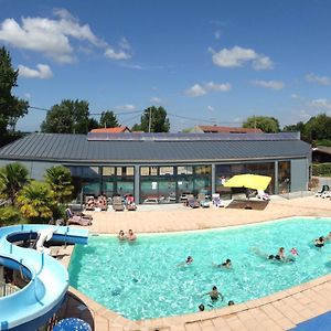 Hotel Camping Haipenee à Saint-Quentin-en-Tourmont Exterior photo