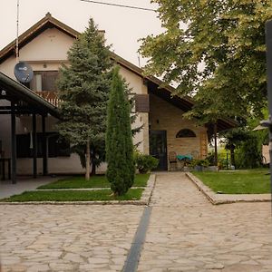 Vila Lio & Restaurant Devojacki Bunar Vladimirovac Exterior photo