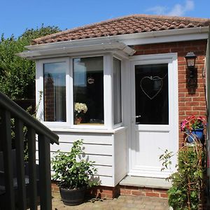 Villa Little Worsley And The Shepherds Hut à Ventnor Exterior photo