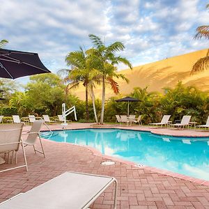 Hotel Best Western Plus Miami-Doral/Dolphin Mall Exterior photo