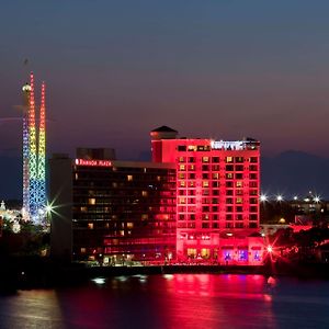 Ramada Plaza By Wyndham Orlando Resort & Suites Intl Drive Exterior photo